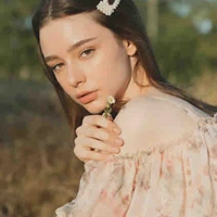 Sia de Luca( Valeria  cuz)