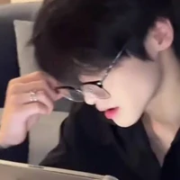 ฟลุค(พระเอก)