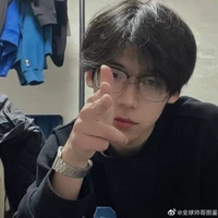 🏻คีย์(พ.อ+ใส่แว่น)