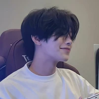 คิง [ลูกน้องคนสนิท พอ.💂🏽‍♀️]