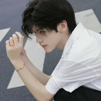 ไวท์ : เพื่อนนายเอก+น้องเเบล็ค