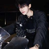 เจมส์😑(เพื่อนพอ.)