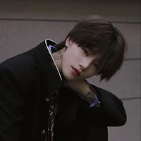 น็อต(เพื่อนพ.อ.+มือกีตาร์+??)