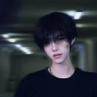 พิน(เพื่อนน.อ.+นักร้องนำ+??)