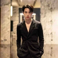 อลัน }