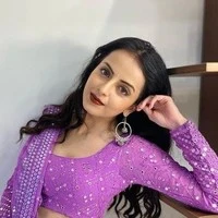 Shreya Malhotra 