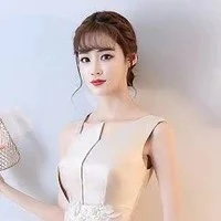 เอลล่า[พนง.ต้อนรับ]