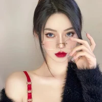 Selena Maxilend // Mama