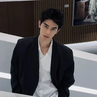 โจเอล(อดีตคู่หมั้นของนายเอก)