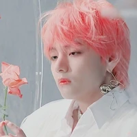 Kim Taehyung (Omega Hybrid)