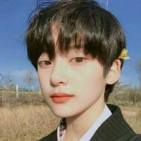 นินิว(พี่นายเอก)