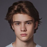 Luke De Luca (14 años)