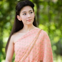 พิกุลเเก้ว(นางเอก)