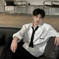 นเรศ(มือขวาพอ)