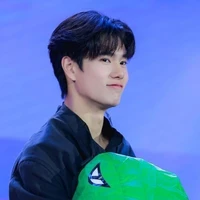 เต้ย🌷<นายเอก>
