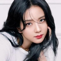 KIM JISOO