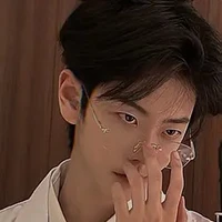 คิว(พี่นางเอก)