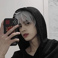 โรแลนด์(แฝดคนกลาง)