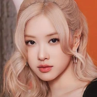 Rose(blackpink/Namjoon gf)