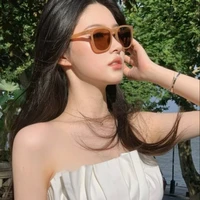 พะพาว (พี่สาว นอ.)