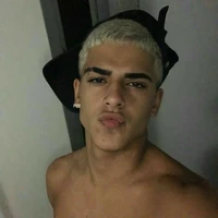 Nicolas 
