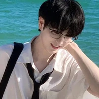 ทะเล (เพื่อนนายเอก+สารวัตรนักเรียน)