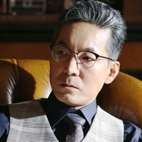 Mr Kim