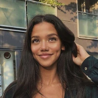 Ava selere
