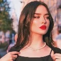 Adelia Aloysius (versi sekarang)