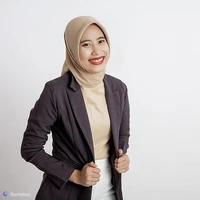 mba Anggi. resepsionis