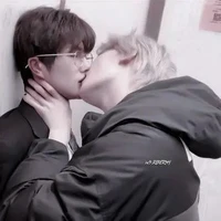 แอดฮับ