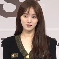 lee Sung kyung / Jong suk cousin