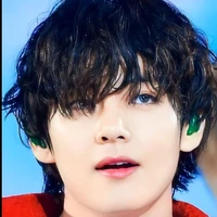 Kim Taehyung/ Tae (V)