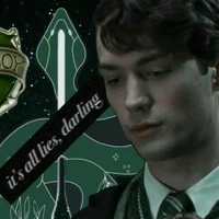 tom riddle(alfa dominante 22 años)