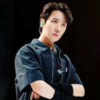 Author-chan(⁠ ⁠◜⁠‿⁠◝⁠ ⁠)⁠♡