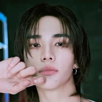 HWANG HYUNJIN