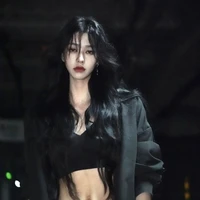 เอิร์ธ​(มือขวา)​