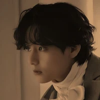 𝙺𝚒𝚖 𝚃𝚊𝚎𝚑𝚢𝚞𝚗𝚐~