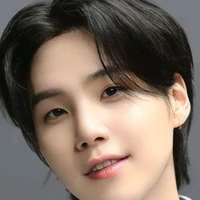 min Yoongi (suga)