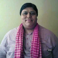 Maharaj g(head maid )