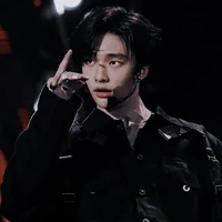 hyunjin🖤