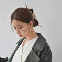ดาวเดือน(แม่นางเอก)