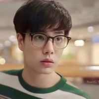 ปี(นายเอก/เนิร์ด👓)😘