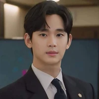 Kim Soo Hyun / K / (A)