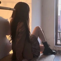 ไอยู ( นางเอก )