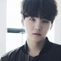 Yoongi 18 anos