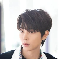 Hyunjin ( fl sis bff)