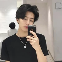 แบดซ์(พระเอก)