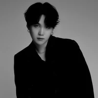 yoongi{27 años}