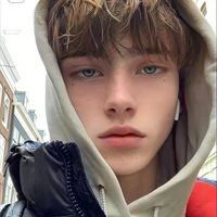 Alex (16)